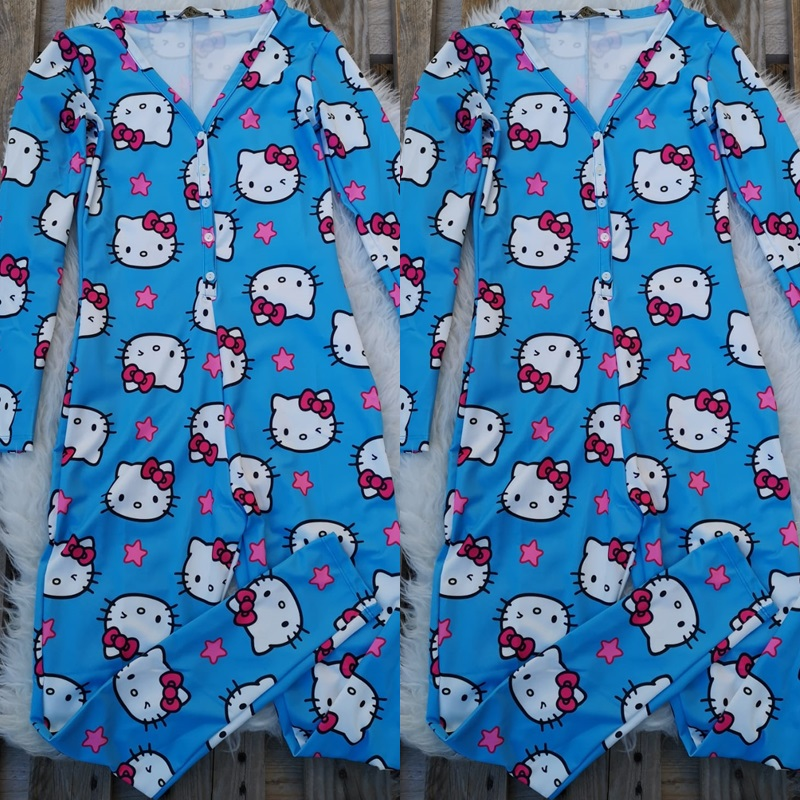 Pijama dama tip salopeta Hello Kitty albastru